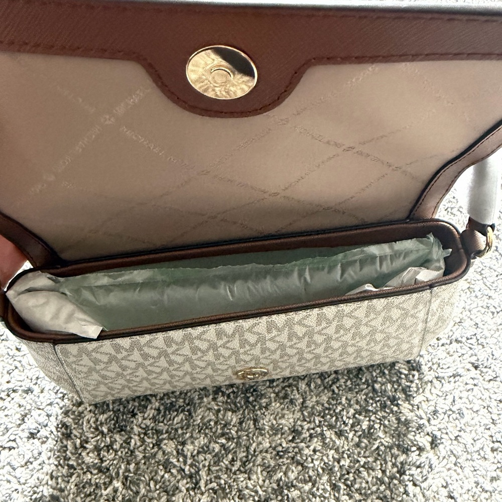 Michael Kors Monogram Cream Crossbody Bag - Picture 3 of 4